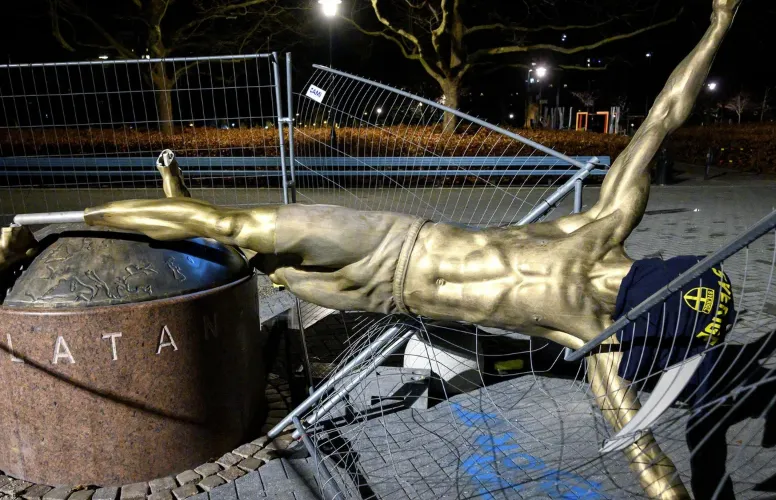 The Unveiling of a Legend in Bronze