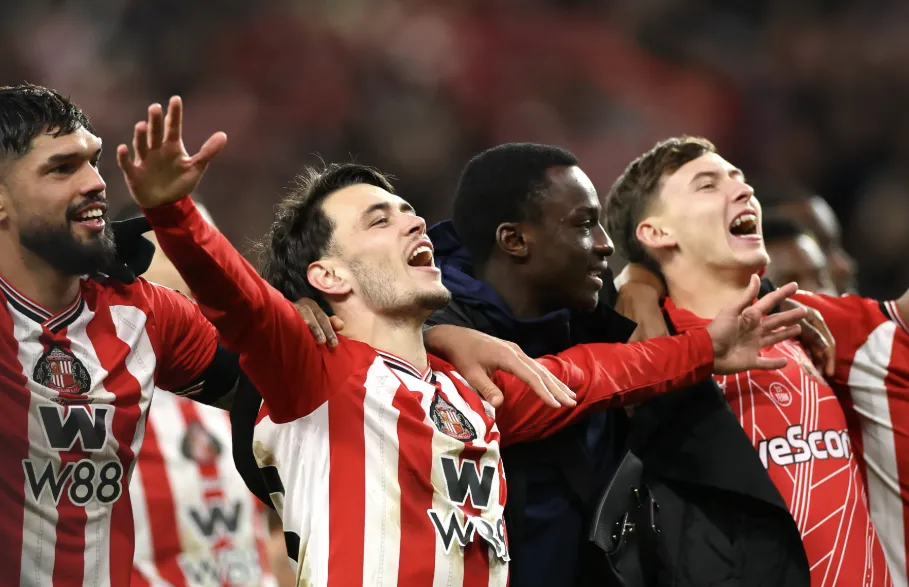 The Goalkeeper Gambit: Martinez's Manchester United Dream